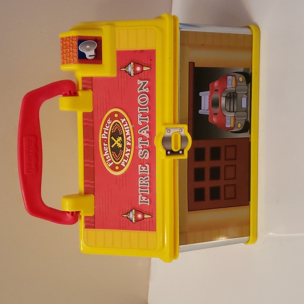 Vintage Fisher-Price Little People Go Fire Station carry case 2008